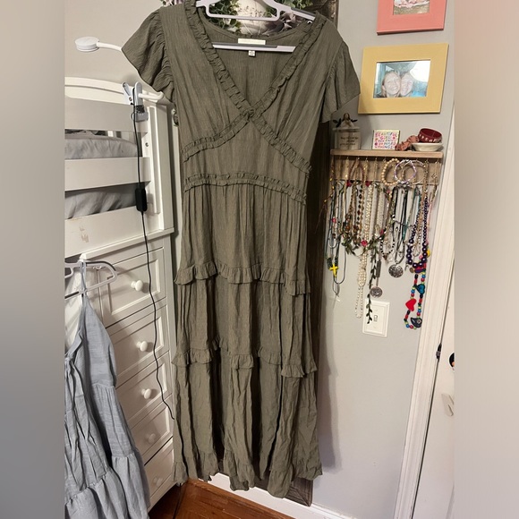 Midi deep green, size small dress. *WORN ONCE - Picture 1 of 2